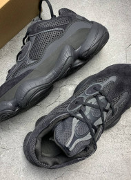 Кроссовки Adidas Yeezy 500 Utility Black живое фото 2